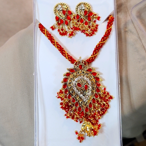 Red Chunky Jewellery - Picture 1 of 1